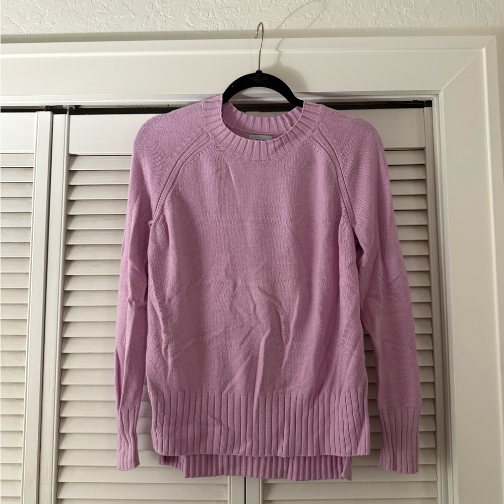 Old Navy Women's Light Purple Crew Neck Sweater